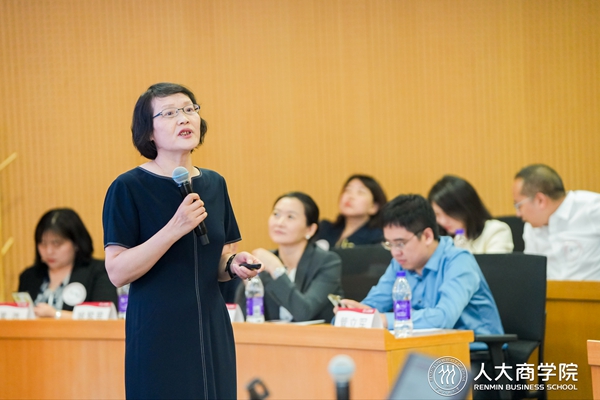 澳门银河娱乐城党委副书记方玉萍发言.jpg